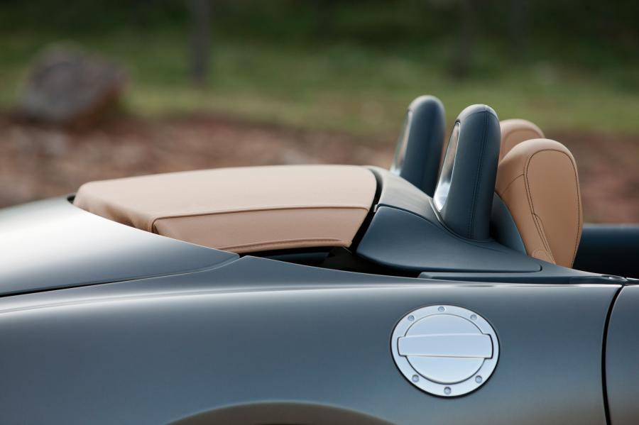  Mercedes-Benz SLS AMG Roadster 2012 года  (фото 11 из 198)